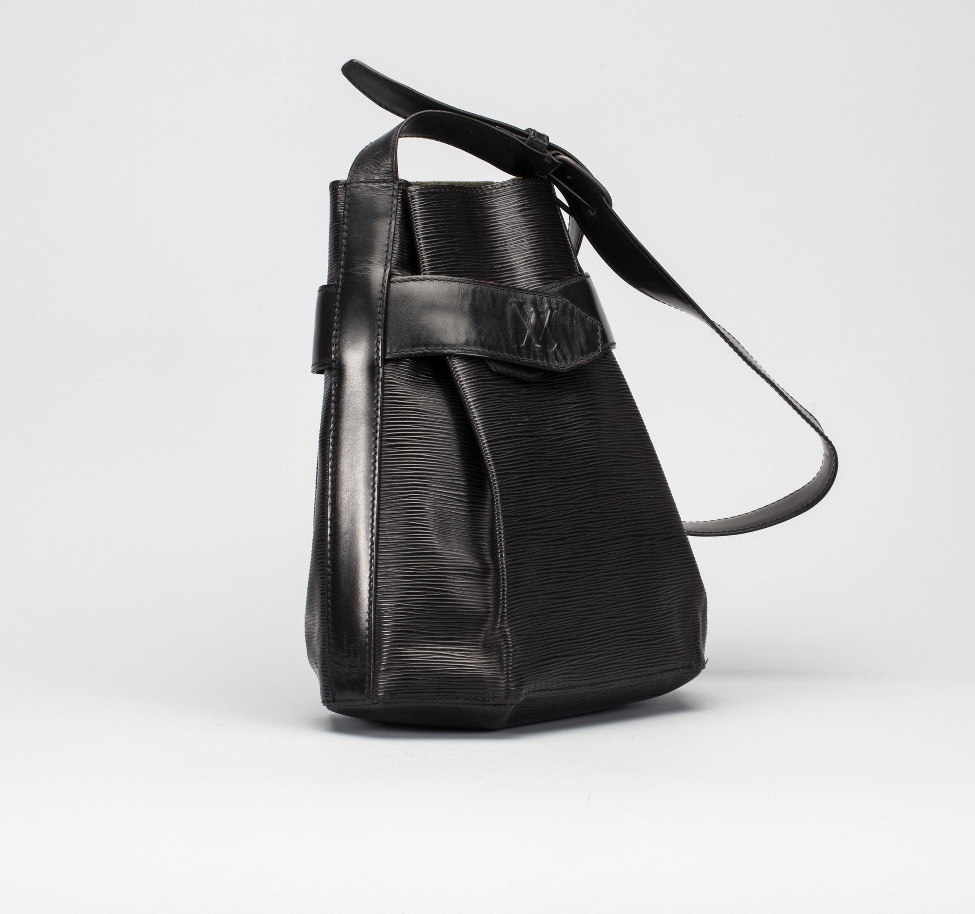 VÄSKA, "Sac D'epaule Epi", Louis Vuitton.