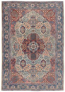 389. An antique Joshagan / Sarouk carpet, 365 x 256 cm.