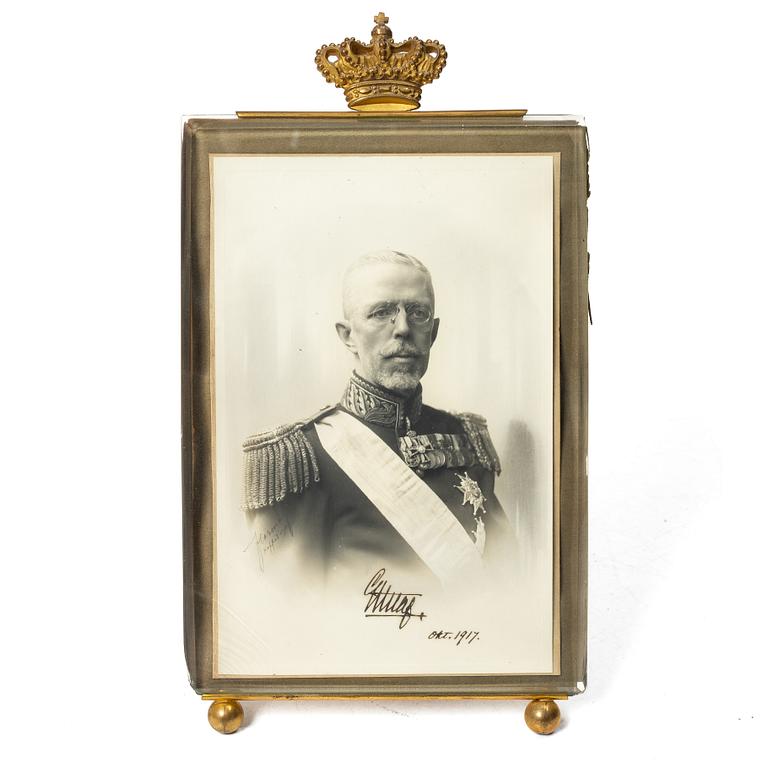 Royal photograph, Gustaf V, signed, October 1917.