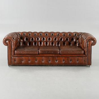 SOFFA, Chesterfield-modell, 1900-talets andra hälft.