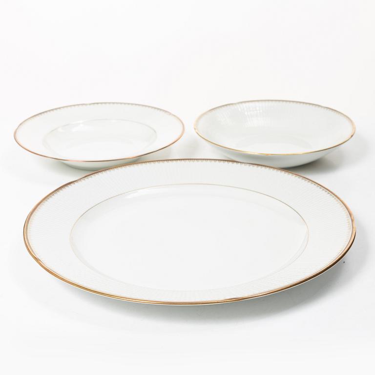 Louise Adelborg, A dinner service, 74 pieces, porcelain, "Swedish Grace/Kardinal", Rörstrand.