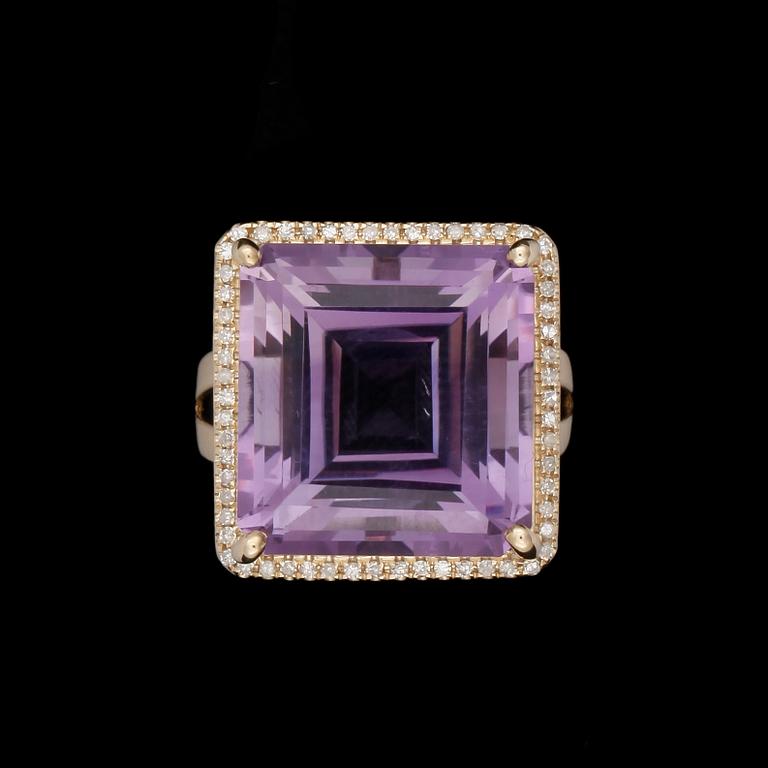 RING, 14k guld med ametist och diamanter. Vikt ca 8,6 gram.