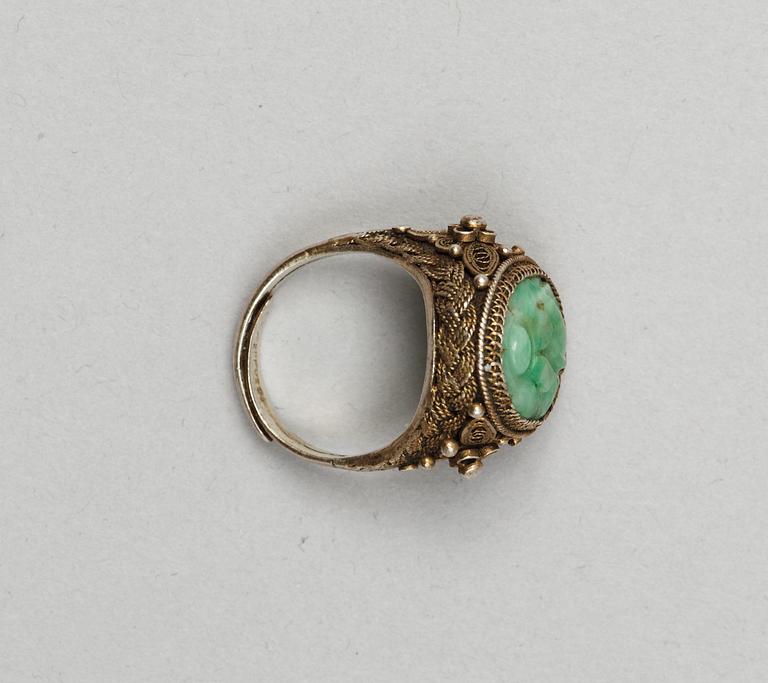 A set of two enamelled decoration elements and a ring, late Qing dynasty.