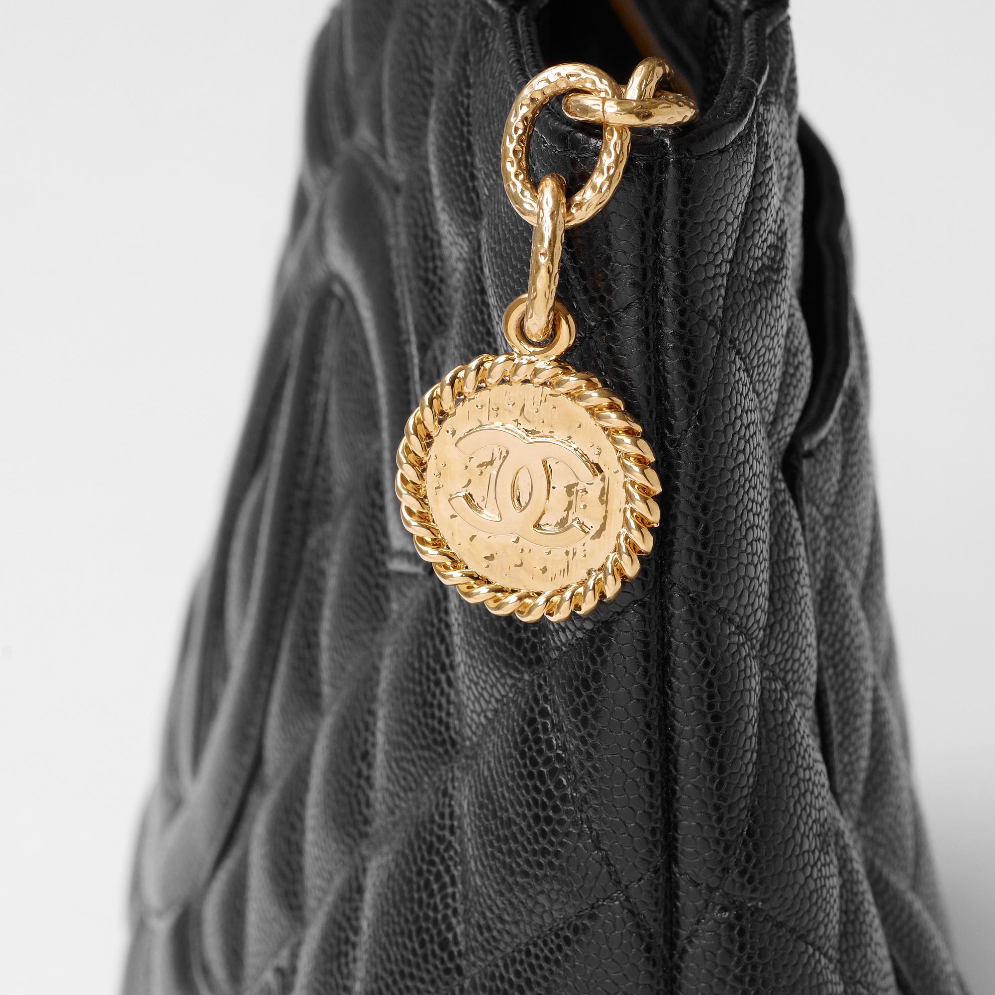 HANDVÄSKA, "Medallian Tote" Chanel.