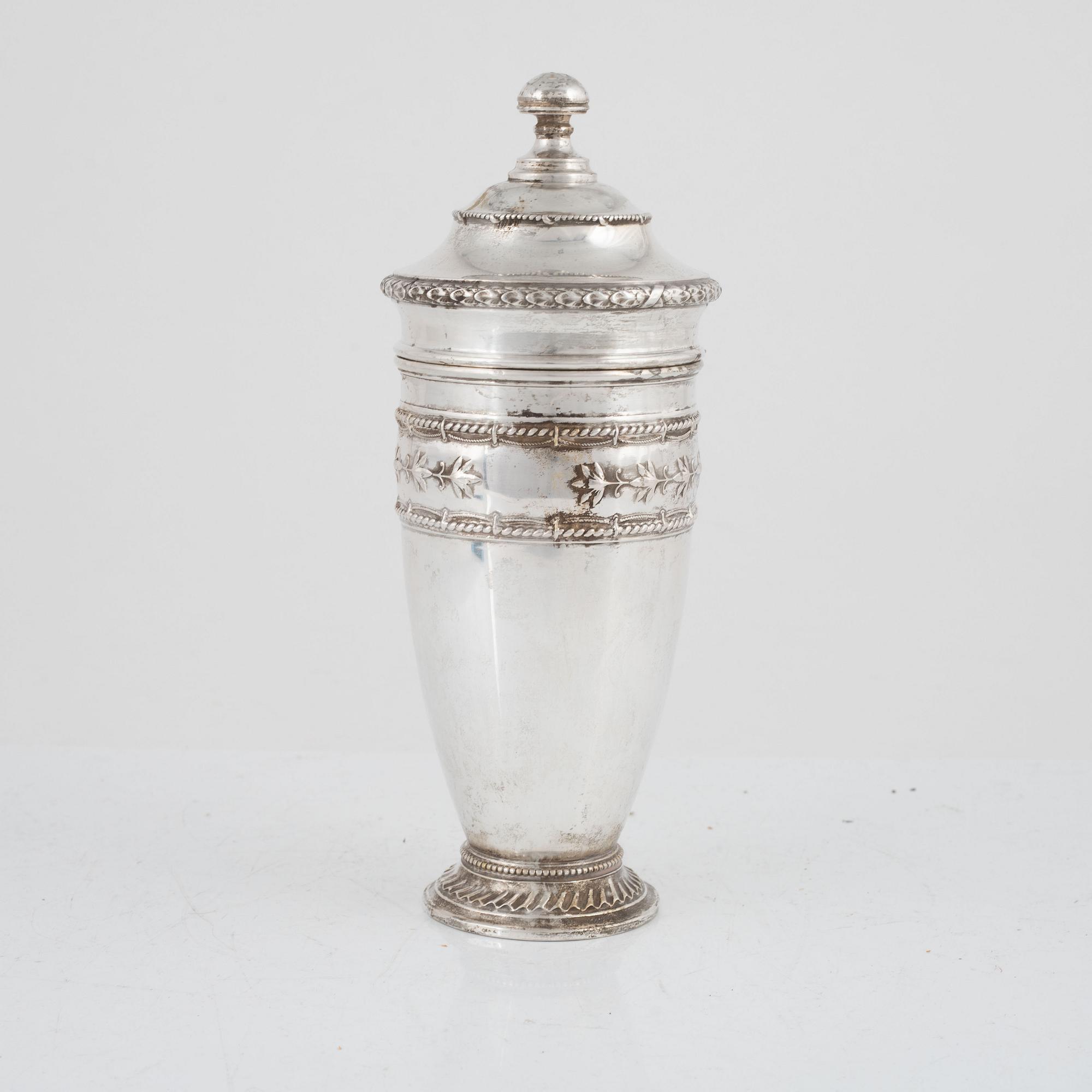A Swedish Silver Cocktail Shaker, mark of CG Hallberg, Stockholm 1905.