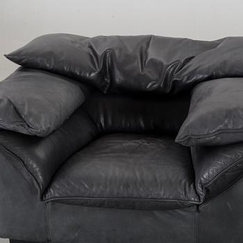 A PAIR OF "MONZA" LEATHER ARMCHAIRS BY EILERSEN.
