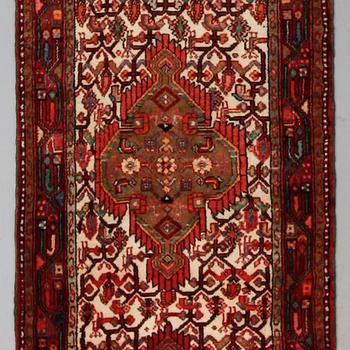 MATTA, Hamadan, ca 320 x 83 cm.