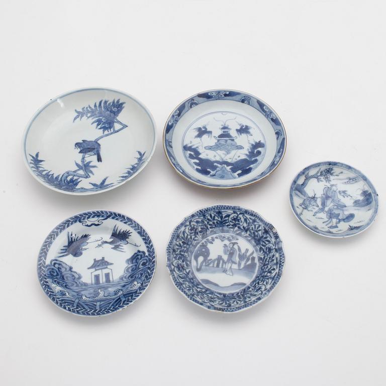 SAMLING PORSLIN, 10 delar, Kina, Qing dynastin, mestadels Kangxi (1662-1722).