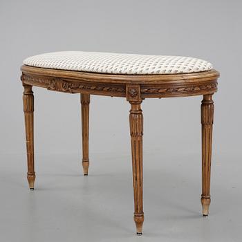TABURETT, Louis XVI-stil, 1900-talets första hälft.
