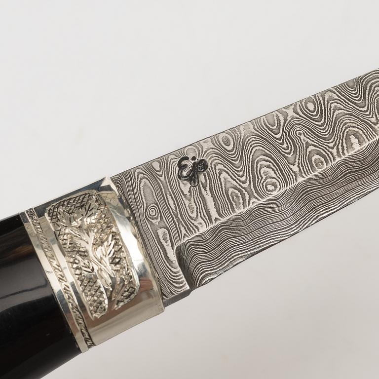 Kniv-Jocke, (Jan Olsson), kife in sheath, signed.