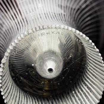 Tapio Wirkkala,  vas, "Kanttarell", signerad Tapio Wirkkala, Iittala. 1950-tal.