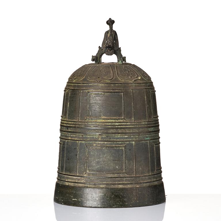 A large inscribed bronze temple bell, Ming dynasty (1368-1644).