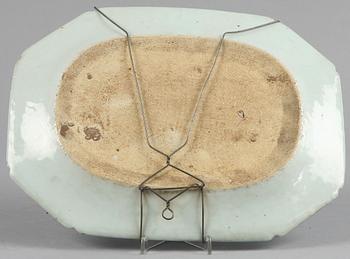 STEKFAT, porslin, Kina, 1700-tal.