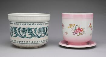 YTTERFODER, 2 st, porslin, Rörstrand resp Gustavsberg. 1900-talets början.