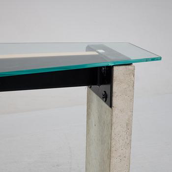Jonas Bohlin, bord, "Concrete", Källemo, 1900-talets slut.