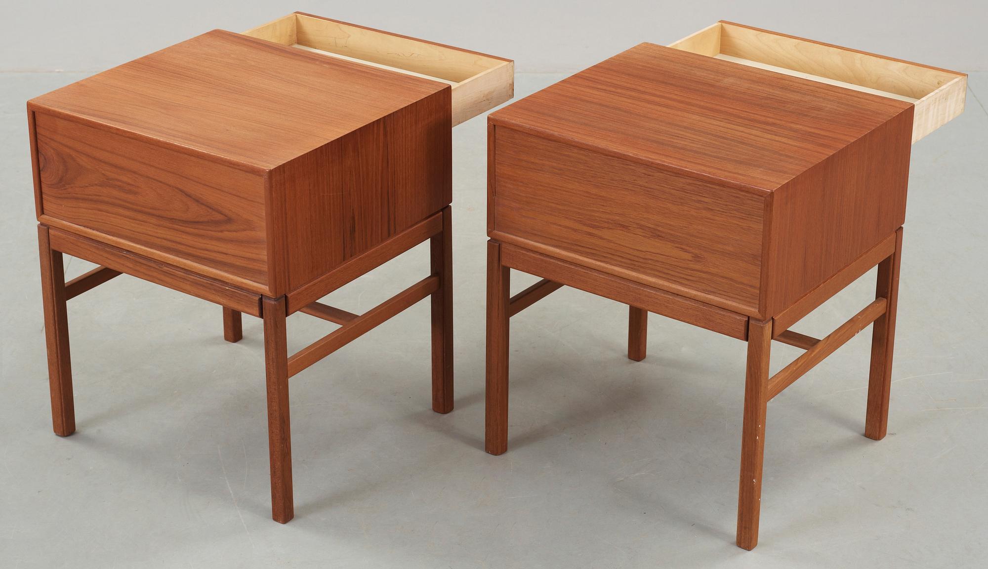 SÄNGBORD / HALLBORD, ett par, Tingströms, 1950-tal.