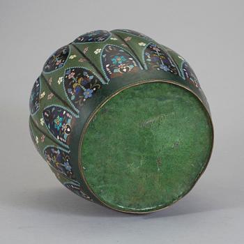 YTTERFODER, cloisonné, Kina, omkring sekelskiftet 1900.