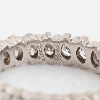 Cartier ring platina med navettslipade diamanter.