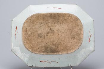 STEKFAT, porslin, Kina, Qianlong 1736-1795.