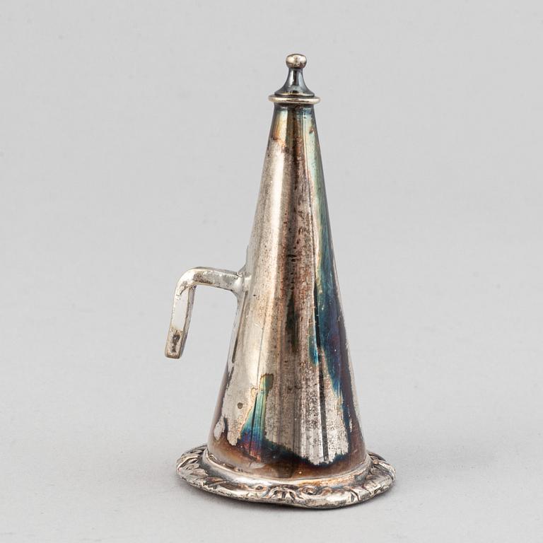 An English 19th century silver-plated chamber-candlestick. Unmarked.