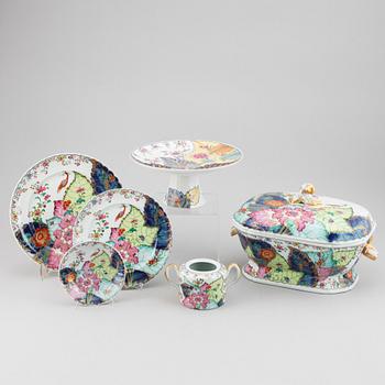 A part 'Tobacco leaf' porcelain service, Mottahedeh Collection, 20th century.