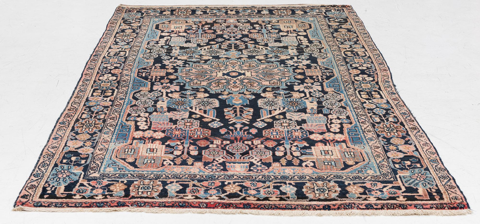 Matta, Nahavad, ca 275 x 160 cm.