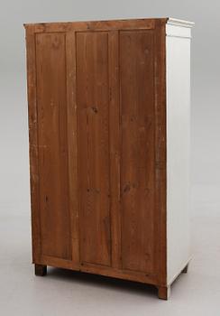 KLÄDSKÅP, 1900-talets första hälft.