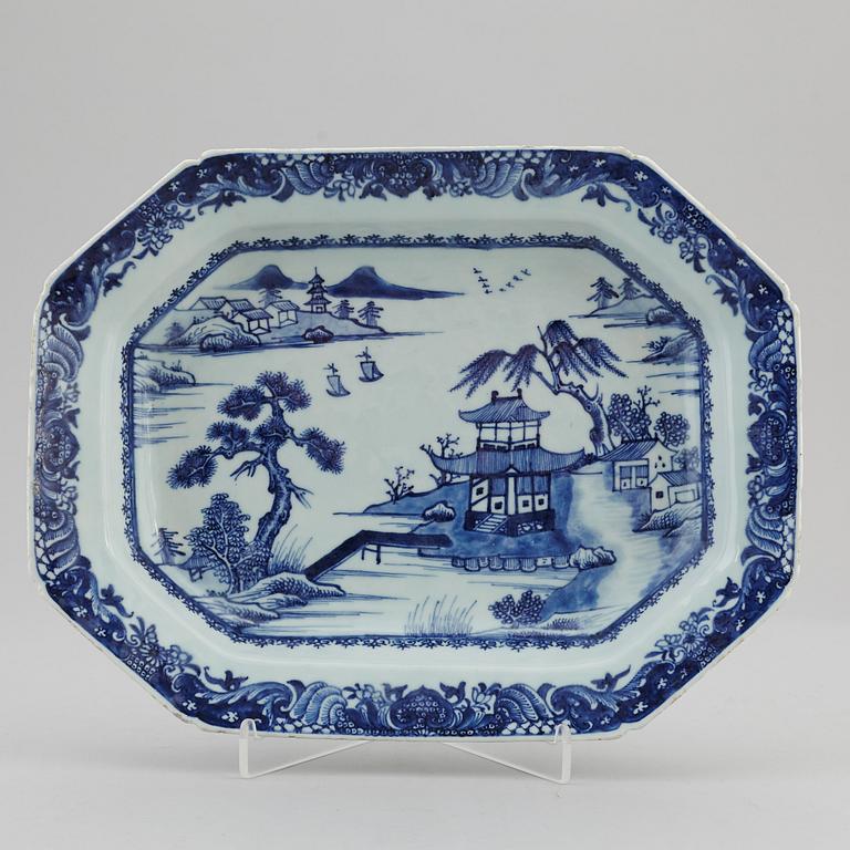 Two blue and white export porcelain serving dishes, Qing dynasty, Qianlong (1736-95).