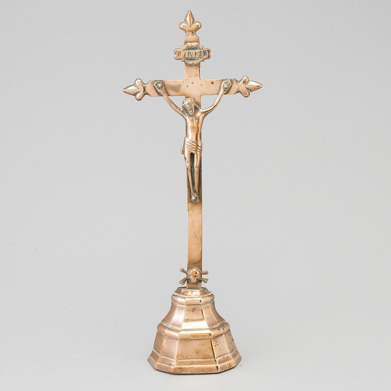 A BRONZE CRUCIFIX, 18th/19th century.