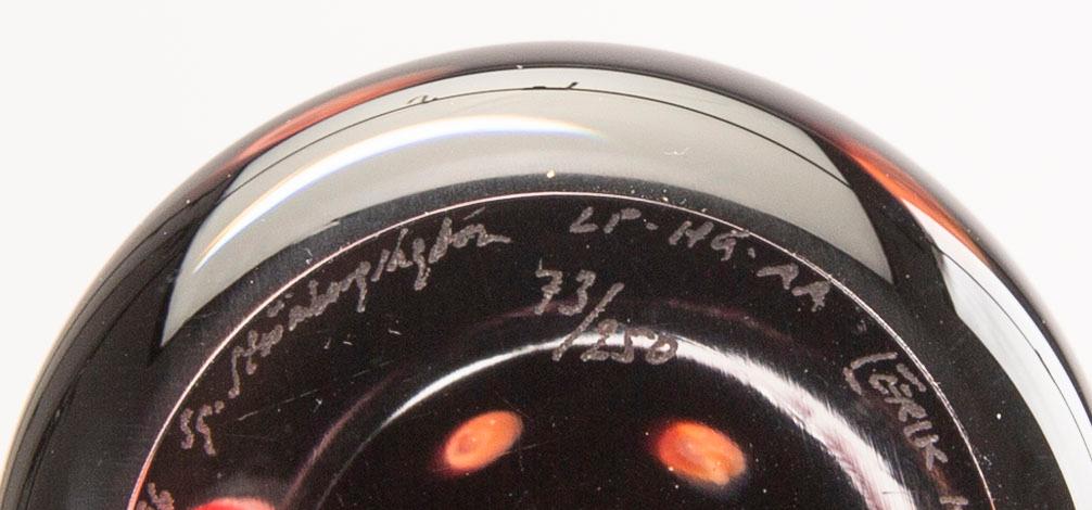 Erik Höglund, vas/skulptur signerad daterad och numrerad 1996 73/250  Strömbergshyttan.