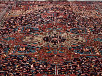 Matto, a semi-antique West Persian, ca 466,5-470,5 x 334,5-350 cm.