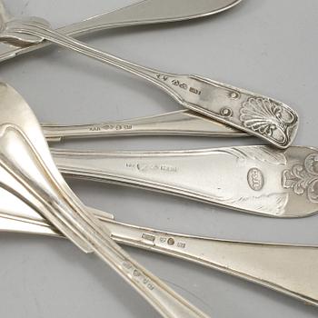 PART SILVER, 13 delar, 1800-talets början till 1900-talets början, total vikt exklusive glas 482 gram.