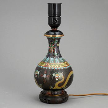 BORDSLAMPA, cloisonné, Kina, 1900-tal.