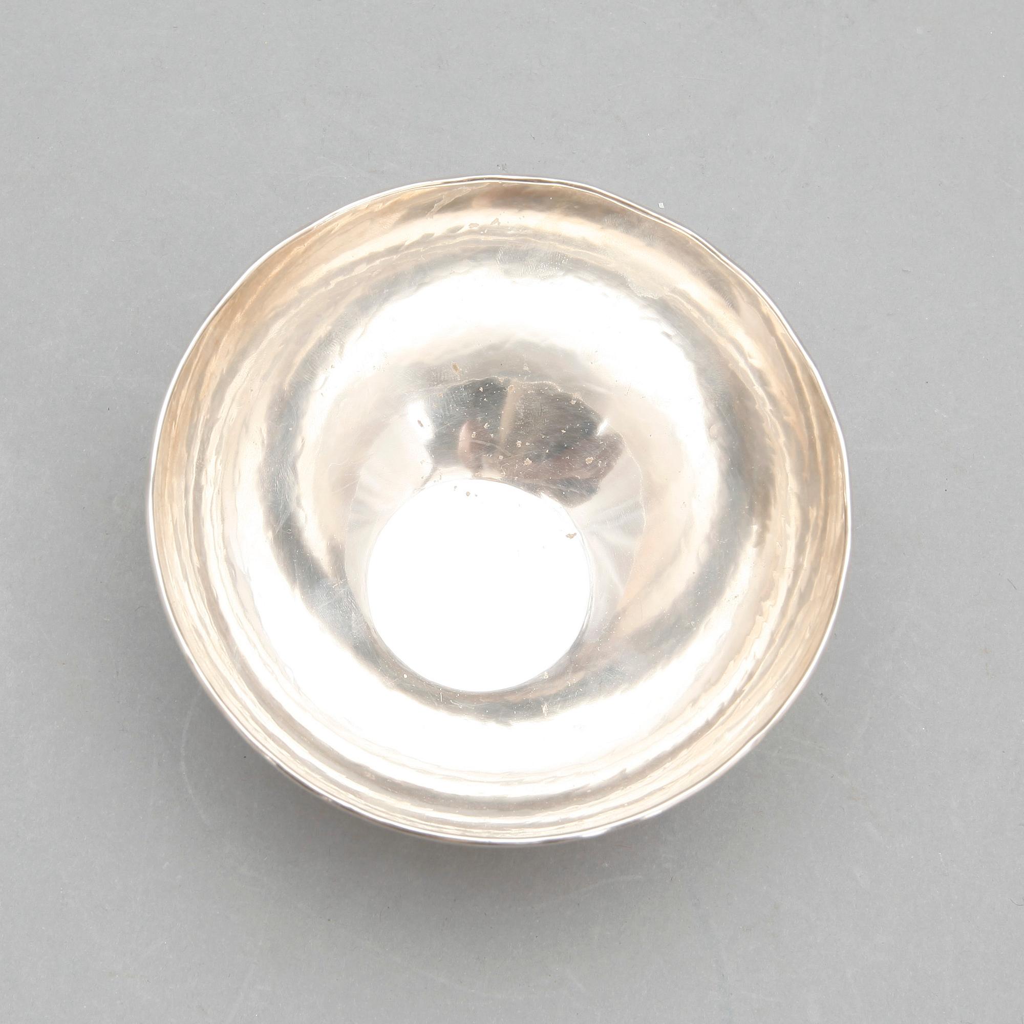 SKÅL, sterlingsilver, Rey Urban, Stockholm, 1999. Vikt 336 gram.