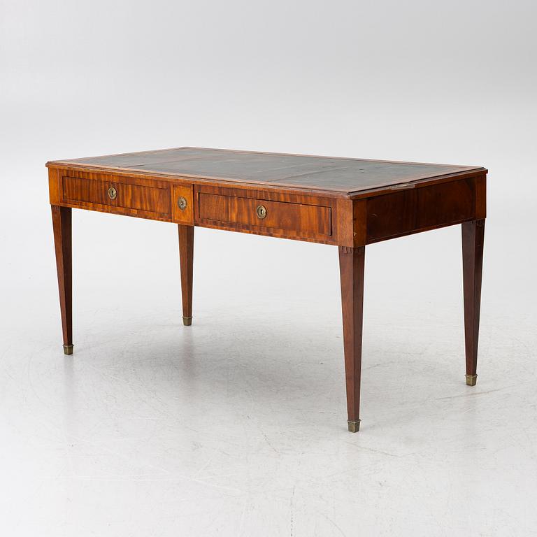 Skrivbord, sengustaviansk stil, 1800-talets första hälft.