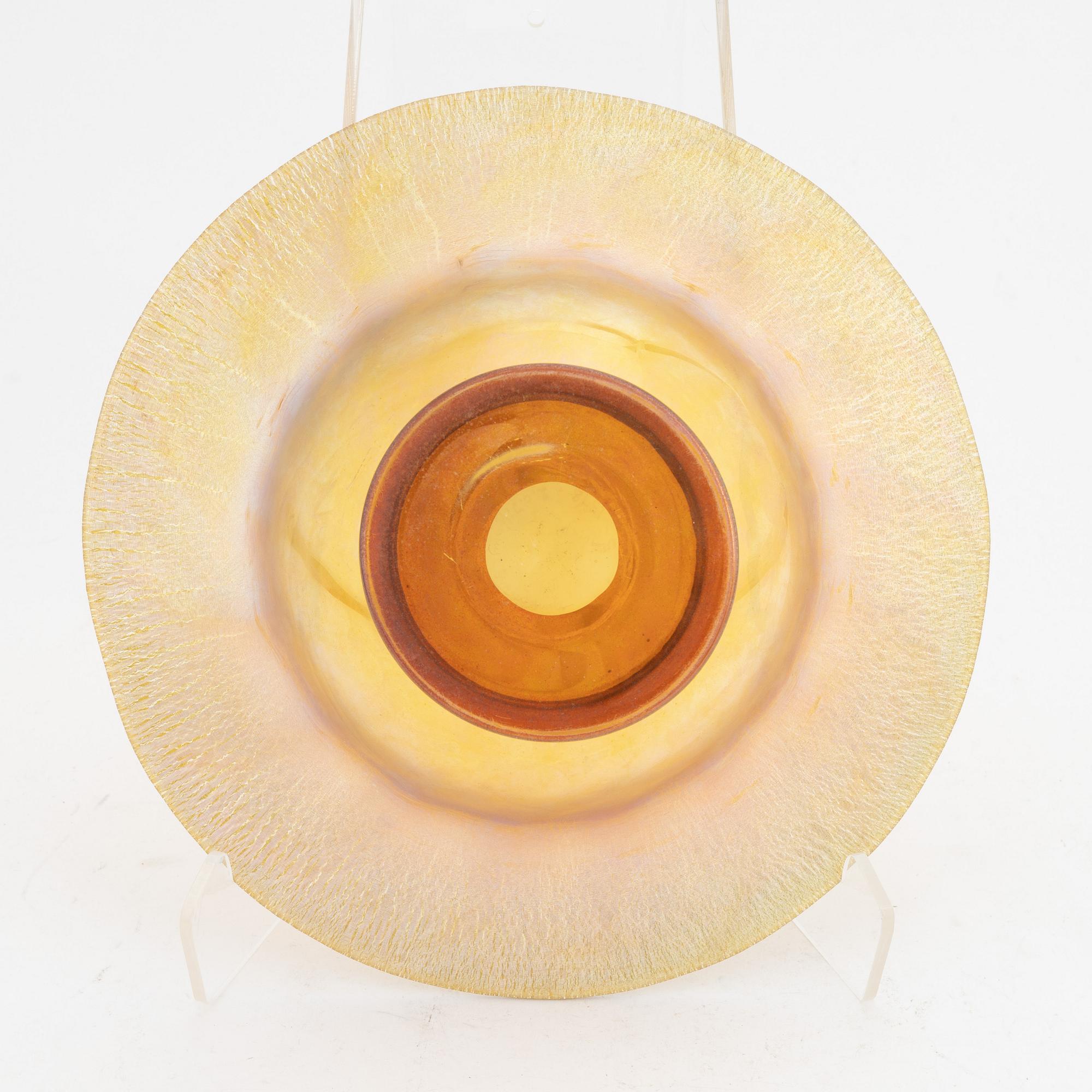 Louis Comfort Tiffany, a 'Favrile' glass bowl, Art Nouveau, USA circa 1900.