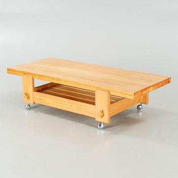 A coffee table by Yngve Ekström, "Kontrapunkt", Swedese, second half of the 20th century.