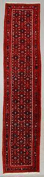 MATTA, orientalisk. Ca 420 x 88 cm.