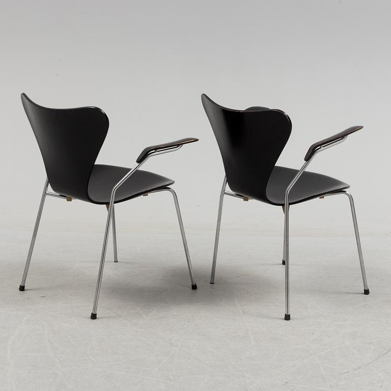 ARNE JACOBSEN, a pair of 'Seven' armchairs from Fritz Hansen, Denmark, 1967.