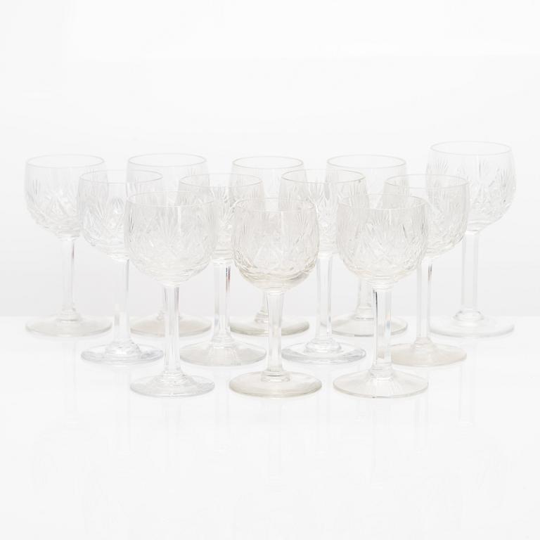 A 110-piece set of glassware from Riihimäen Lasi, Leo-, Yrjö and Aino series, mid- and latter half of the 20th century.