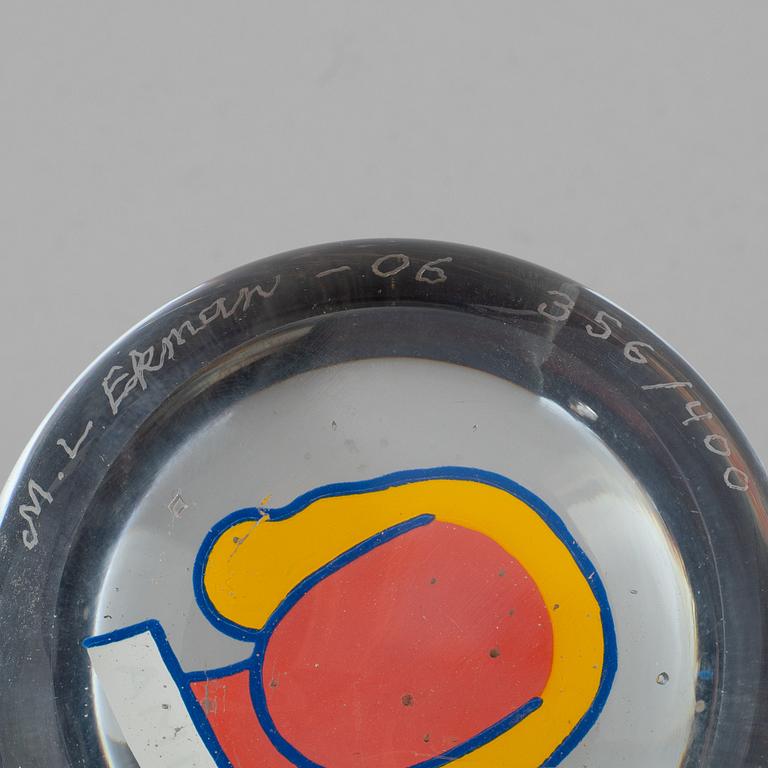 MARIE-LOUISE EKMAN, glass paperweight in glass, signed, dated 2006 and numbered 356/400.