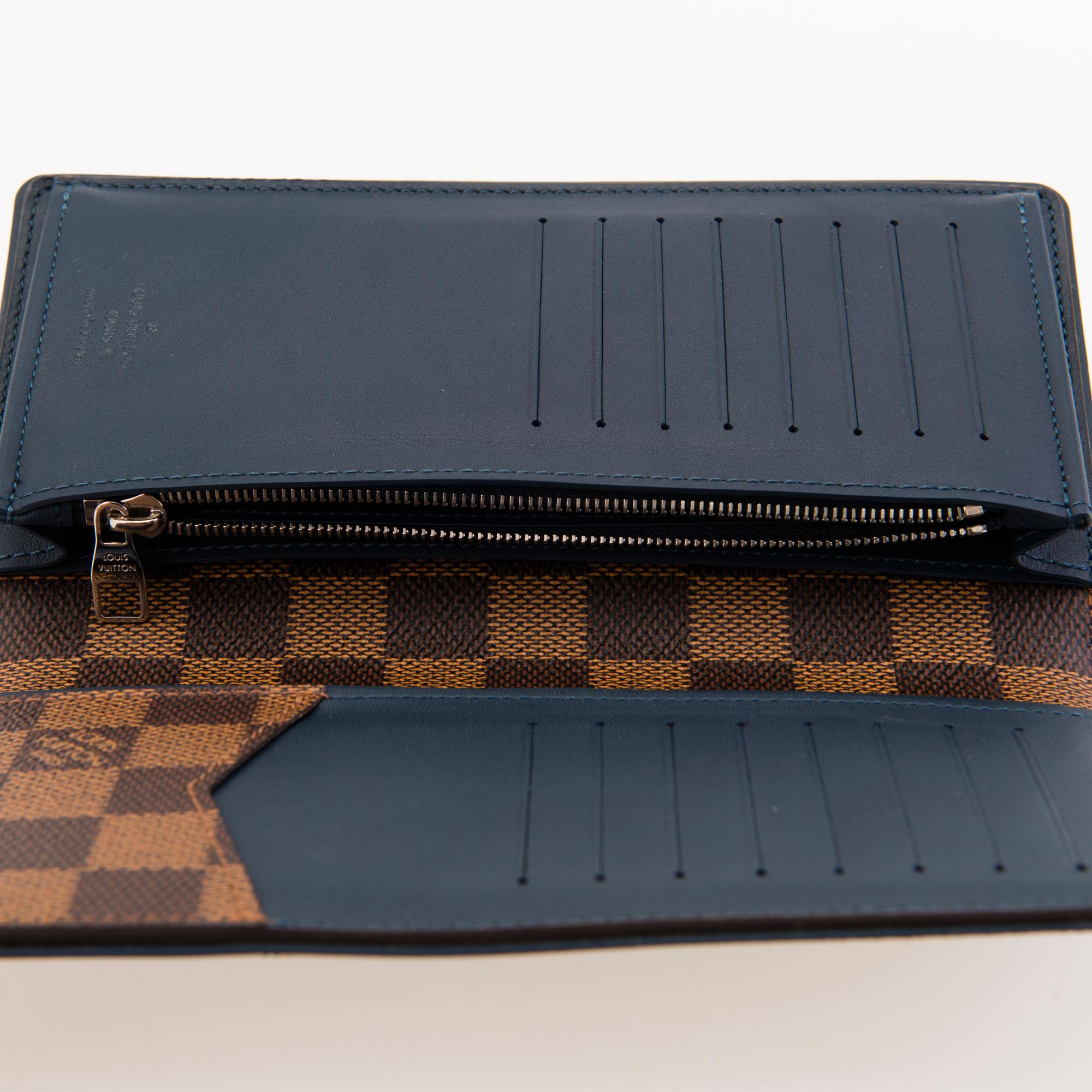 LOUIS VUITTON Damier Ebene Brazza Wallet.