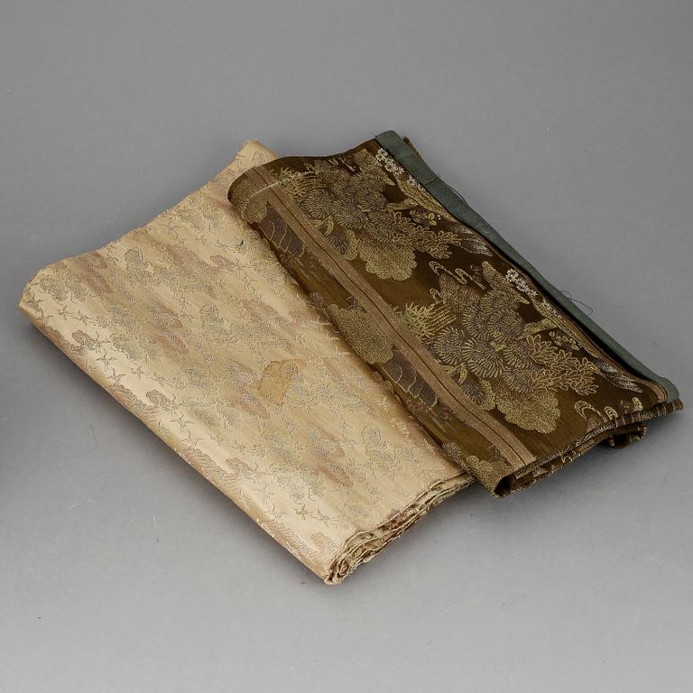 OBISKÄRP, 2 ST SAMT 2 TEXTILDELAR, Japan 1900-tal.