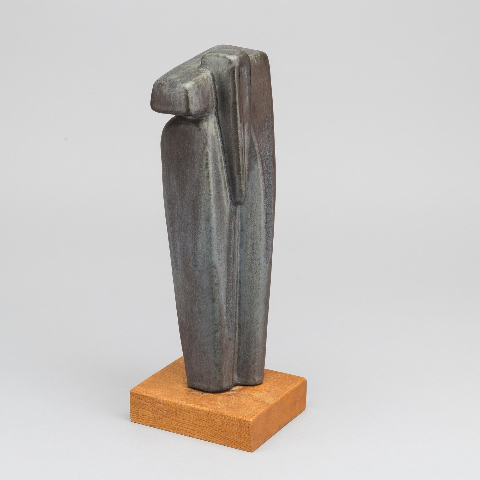 ÅKE HOLM,a stoneware figurine. - Bukowskis