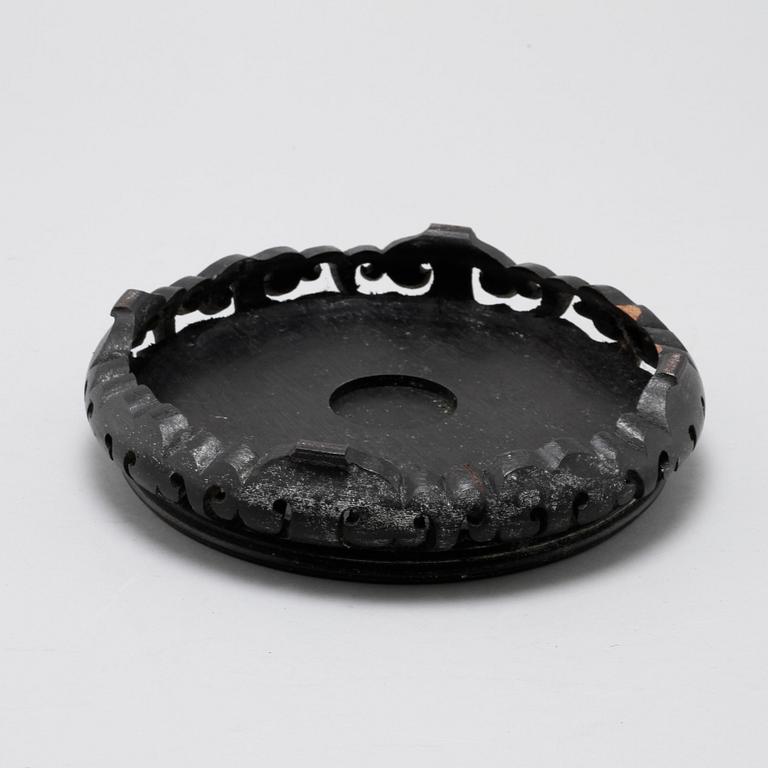 LOCKURNA, porslin, Kina, sent 1800-tal.