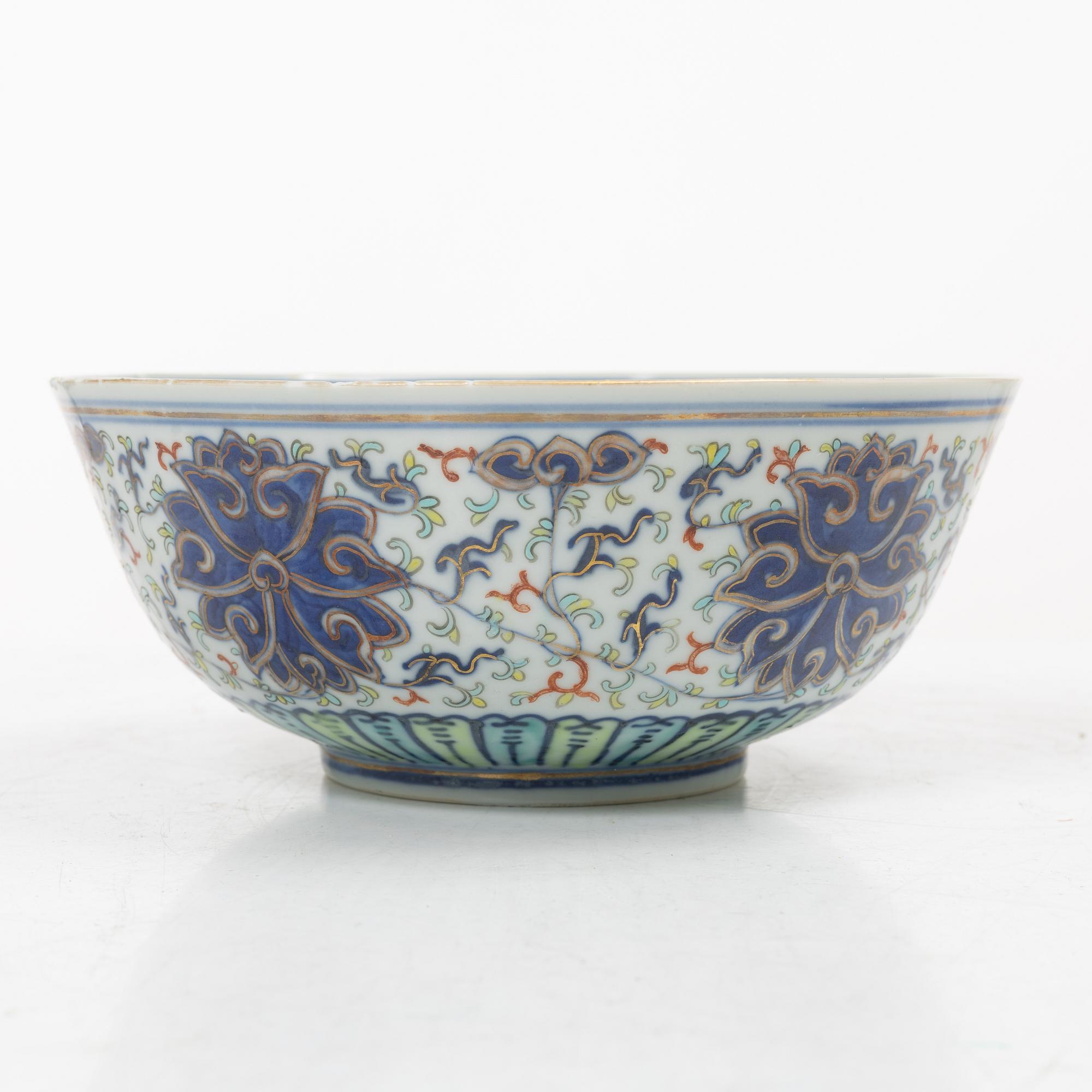 Skål, porslin, Kina, med Guanxus märke och period (1871-1909).