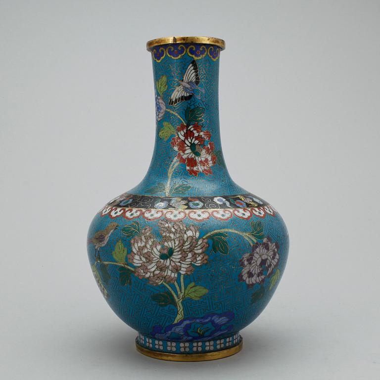 VAS, cloisonne, Kina 1800-tal.