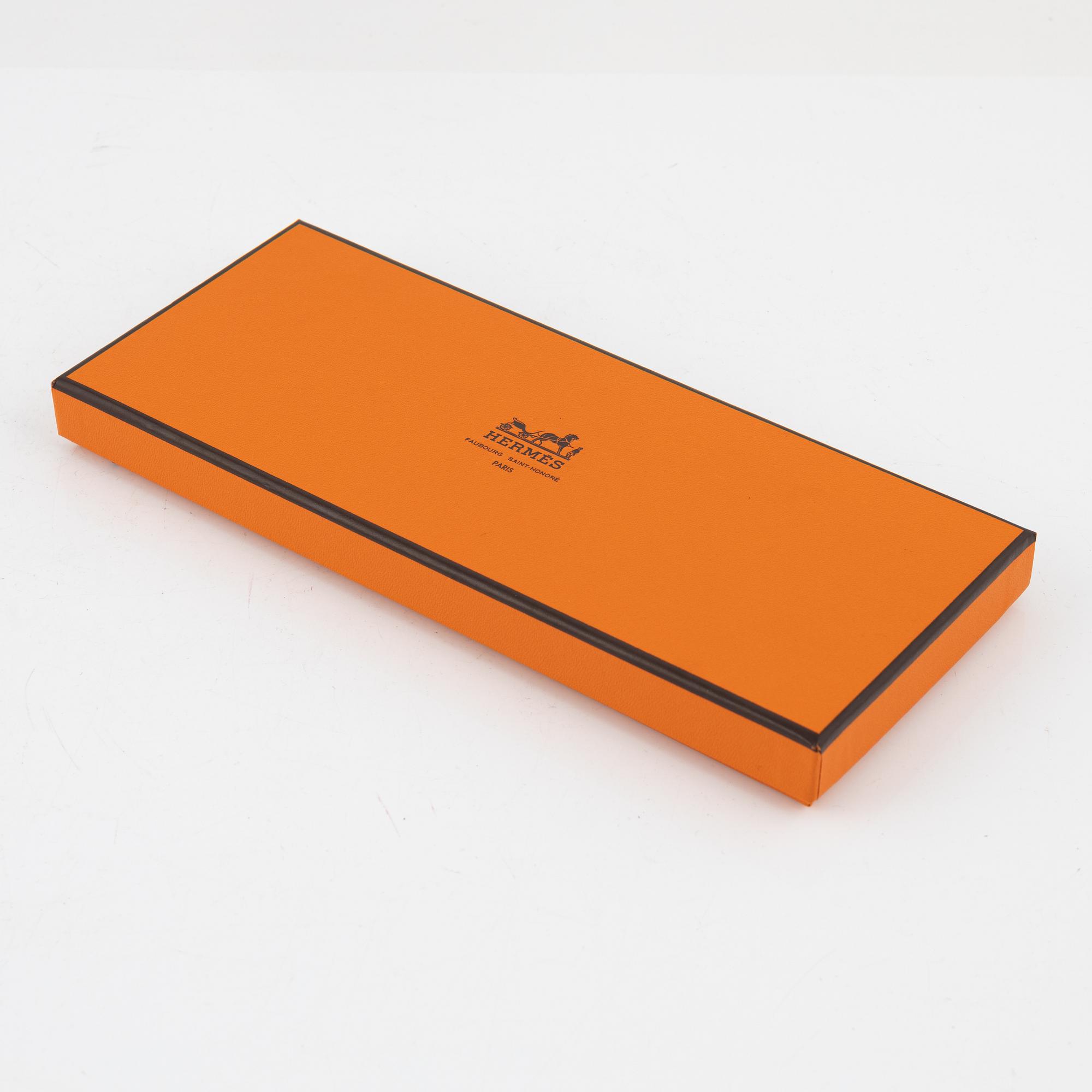 Hermès, two 'Avalon' cotton towels.