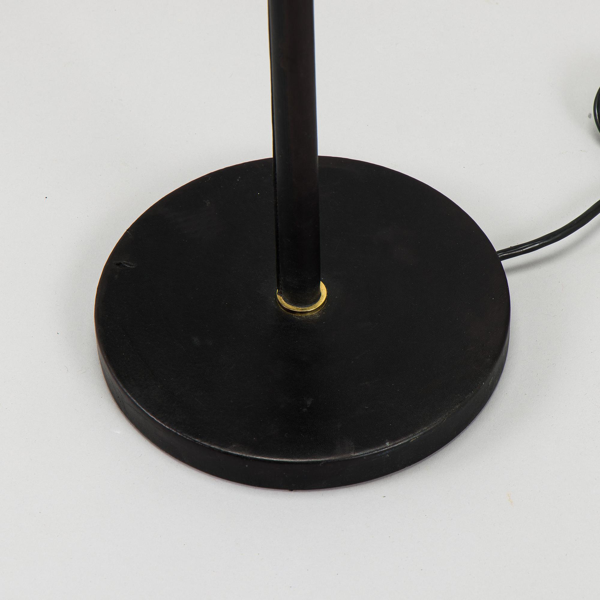 Alvar Aalto, 'Angel wing' model A 805 floor light manufactured by Valaisinpaja Oy, end of 20th century.