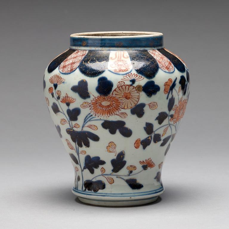 VAS, porslin. Japan, 1700-tal.
